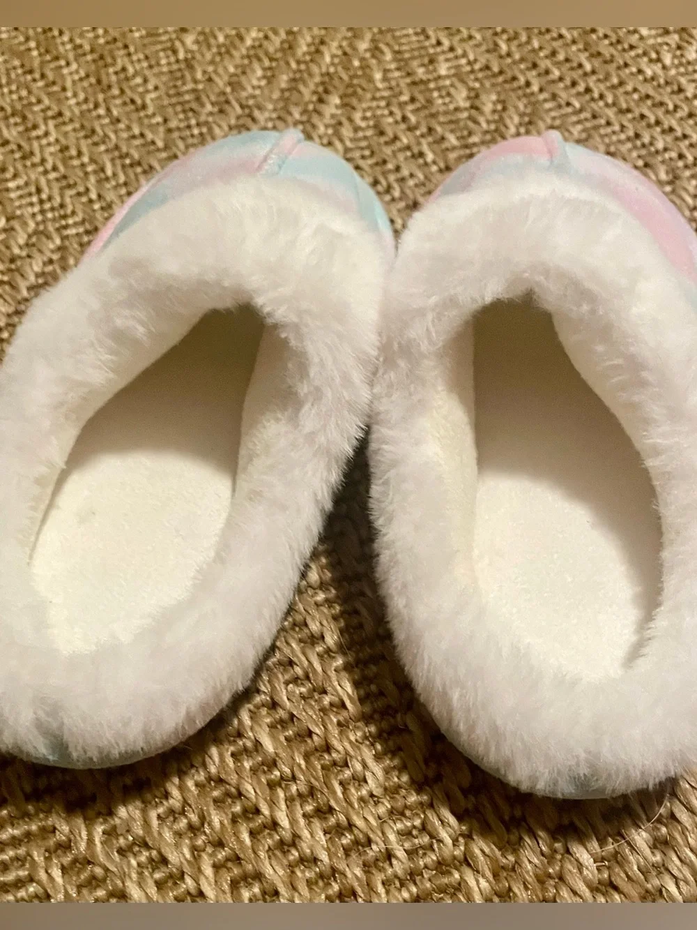 Toddler Girls Size 11-12 Pastel Pink Blue Plush Slippers Fuzzy Slip On Slippers